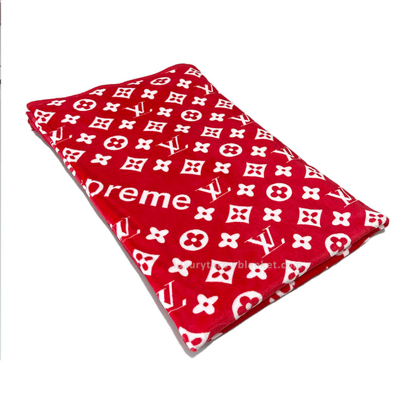 NEW Supreme Louis Vuitton red pattern fleece blanket • Kybershop