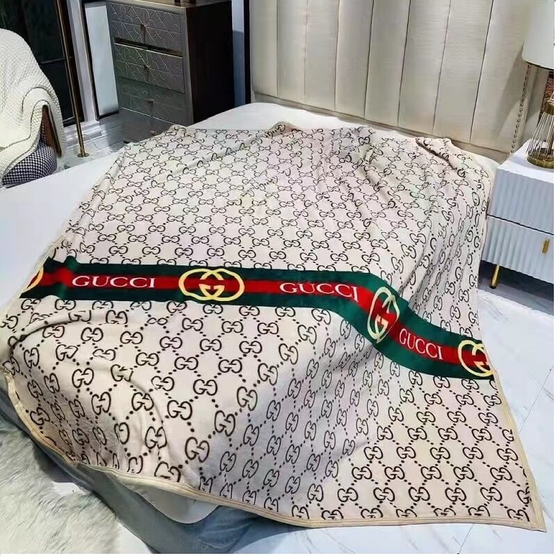 High Quality Branded Blanket 150x200cm with Box Inclusion (Supreme, Guccci,  LV)