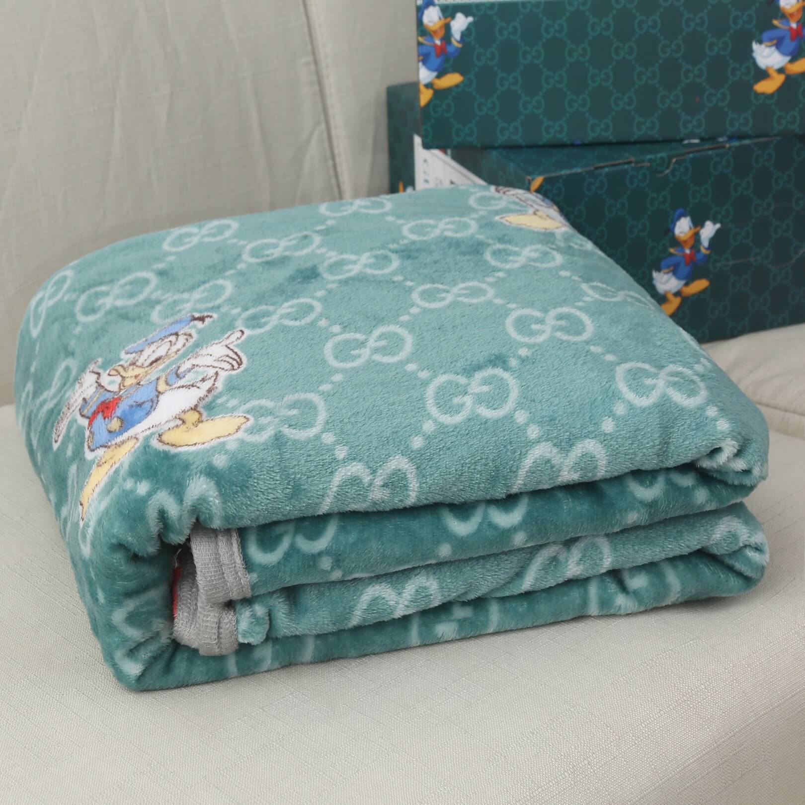 High Quality Branded Blanket 150x200cm with Box Inclusion (Supreme, Guccci,  LV)