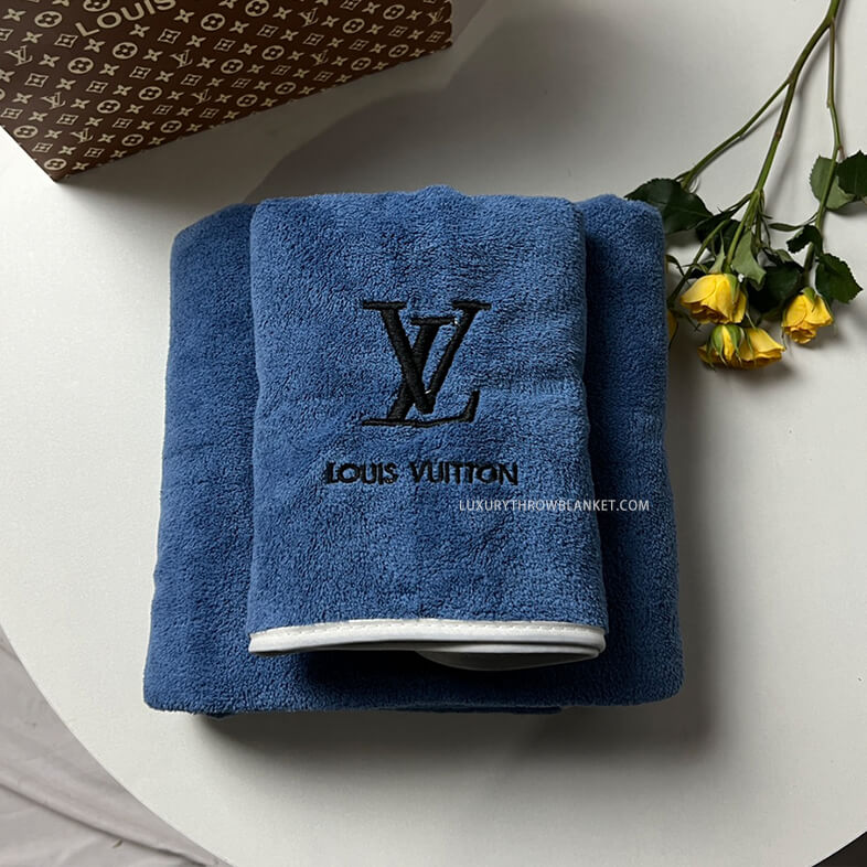 LV Towel set of 3 New